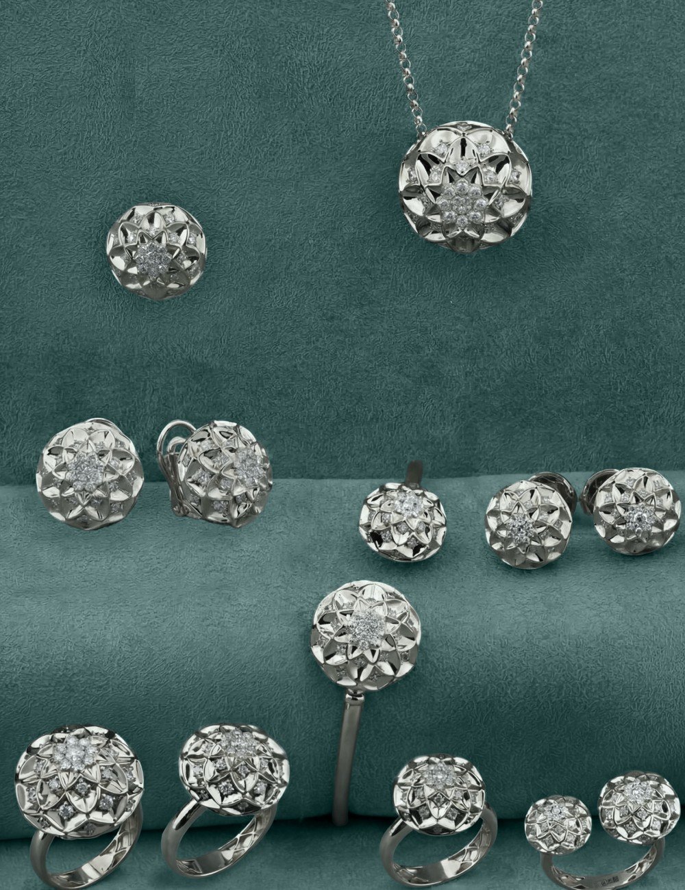 Серьги из белого золота c бриллиантами