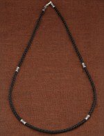 Шнурок шёлковый из белого золота c шёлковым шнурком