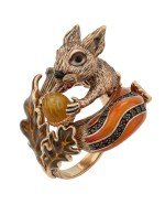 Кольцо из золота c эмалью, гранатом и янтарём