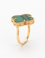 Кольцо из золота c малахитом