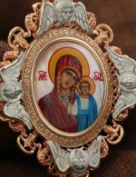 Образок из золота c эмалью и перламутром