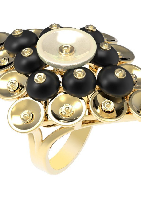 Кольцо из лимонного золота c ониксом и перламутром