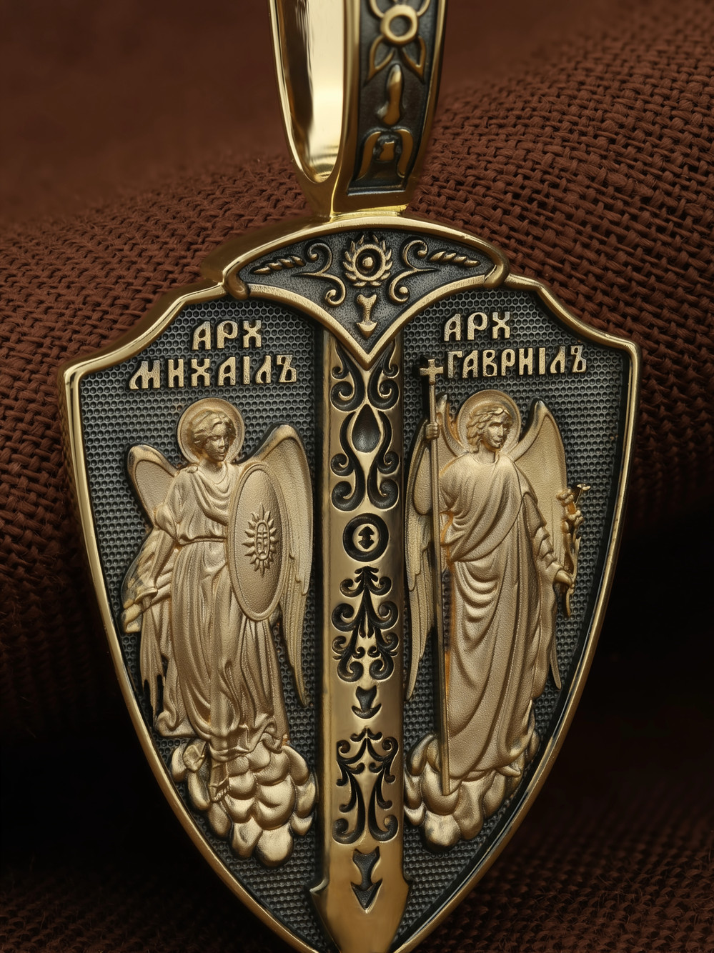 Нательная икона из лимонного золота 585 пробы