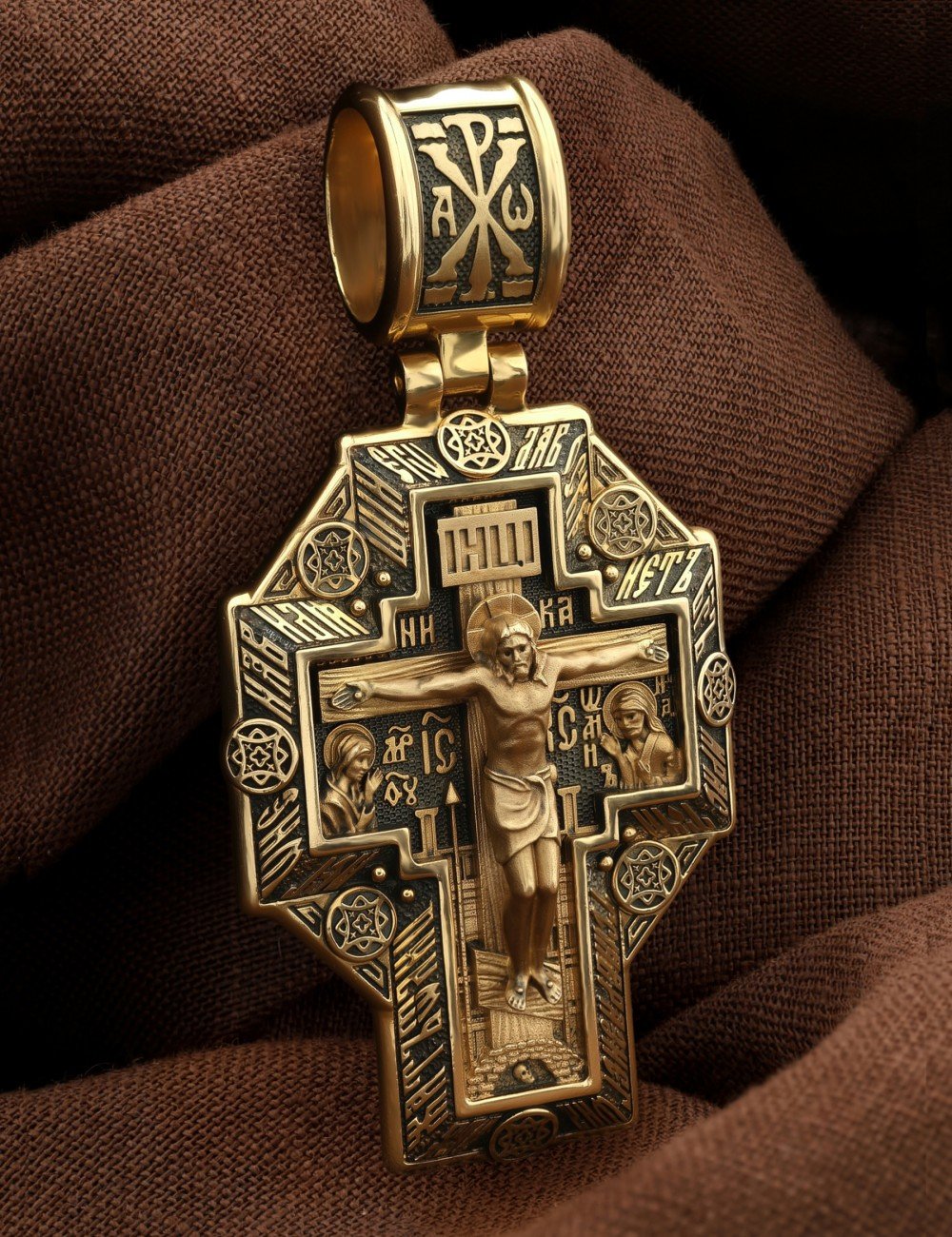 Крест из лимонного золота