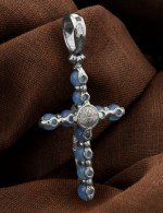 Крест из белого золота c жадеитом