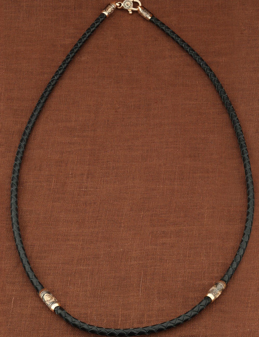 Гайтан из золота c кожаным шнурком