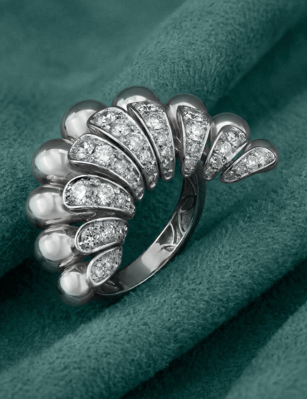 Кольцо из белого золота c бриллиантами