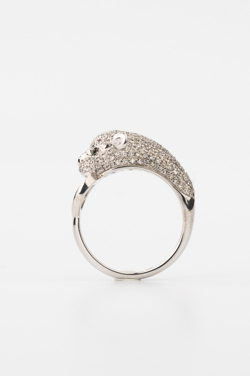 Кольцо из белого золота 585 пробы c бриллиантами и изумрудом