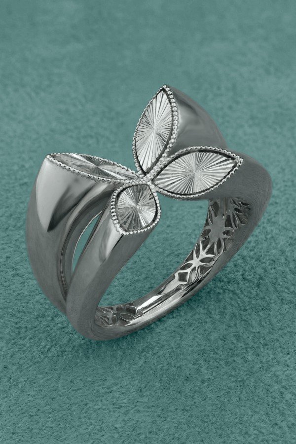 Кольцо из белого золота