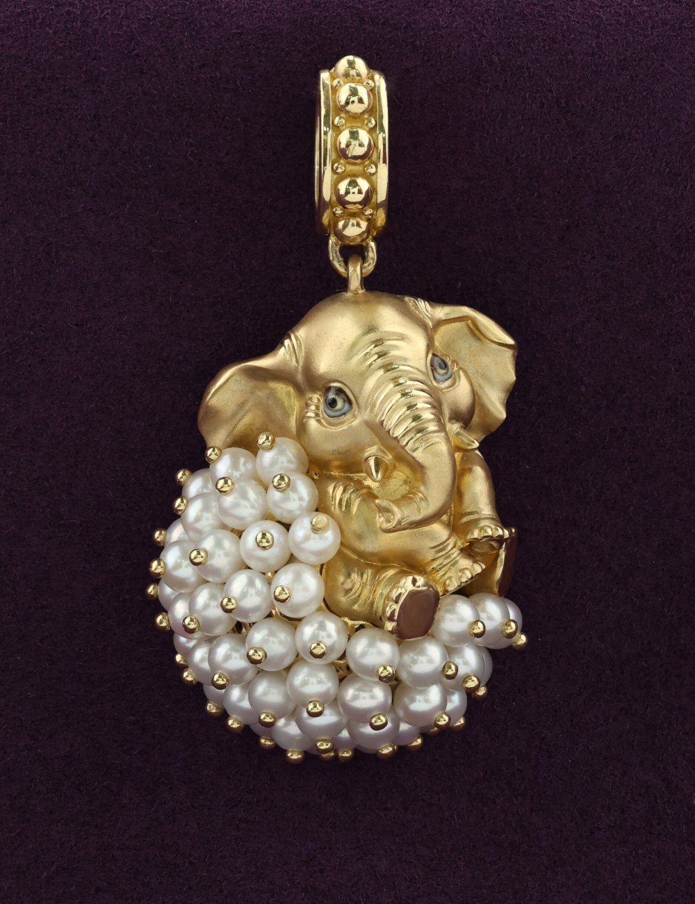 Подвеска из лимонного золота c эмалью и жемчугом