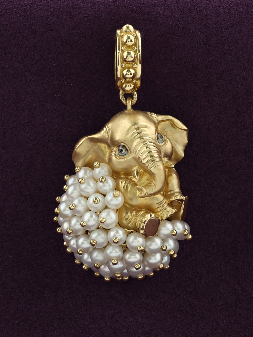 Подвеска из лимонного золота 585 пробы c эмалью и жемчугом