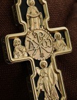 Крест из лимонного золота c ониксом