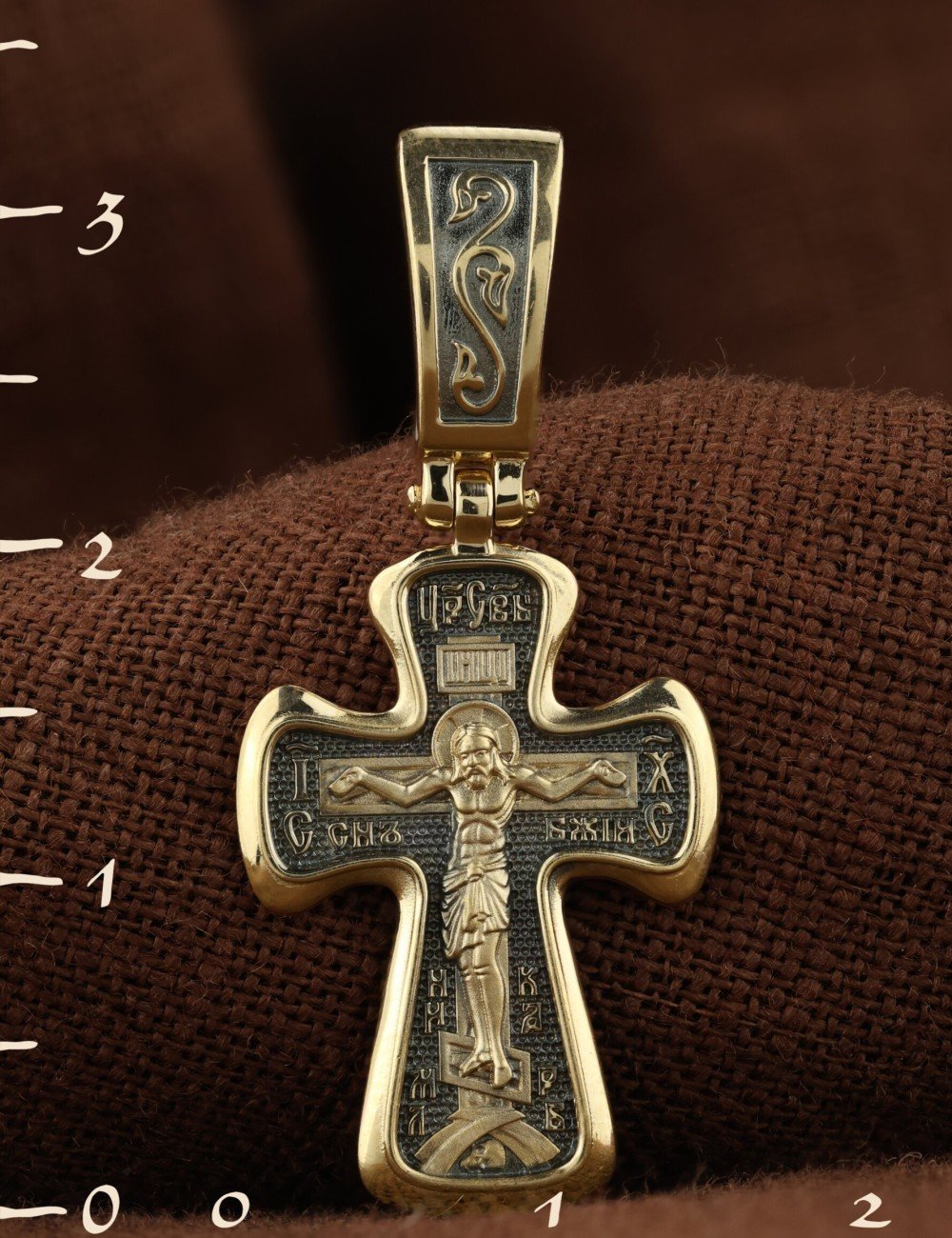 Крест из лимонного золота