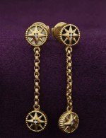 Серьги из лимонного золота c бриллиантами, ониксом и перламутром