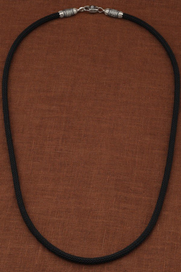 Шнурок шёлковый из белого золота c шёлковым шнурком