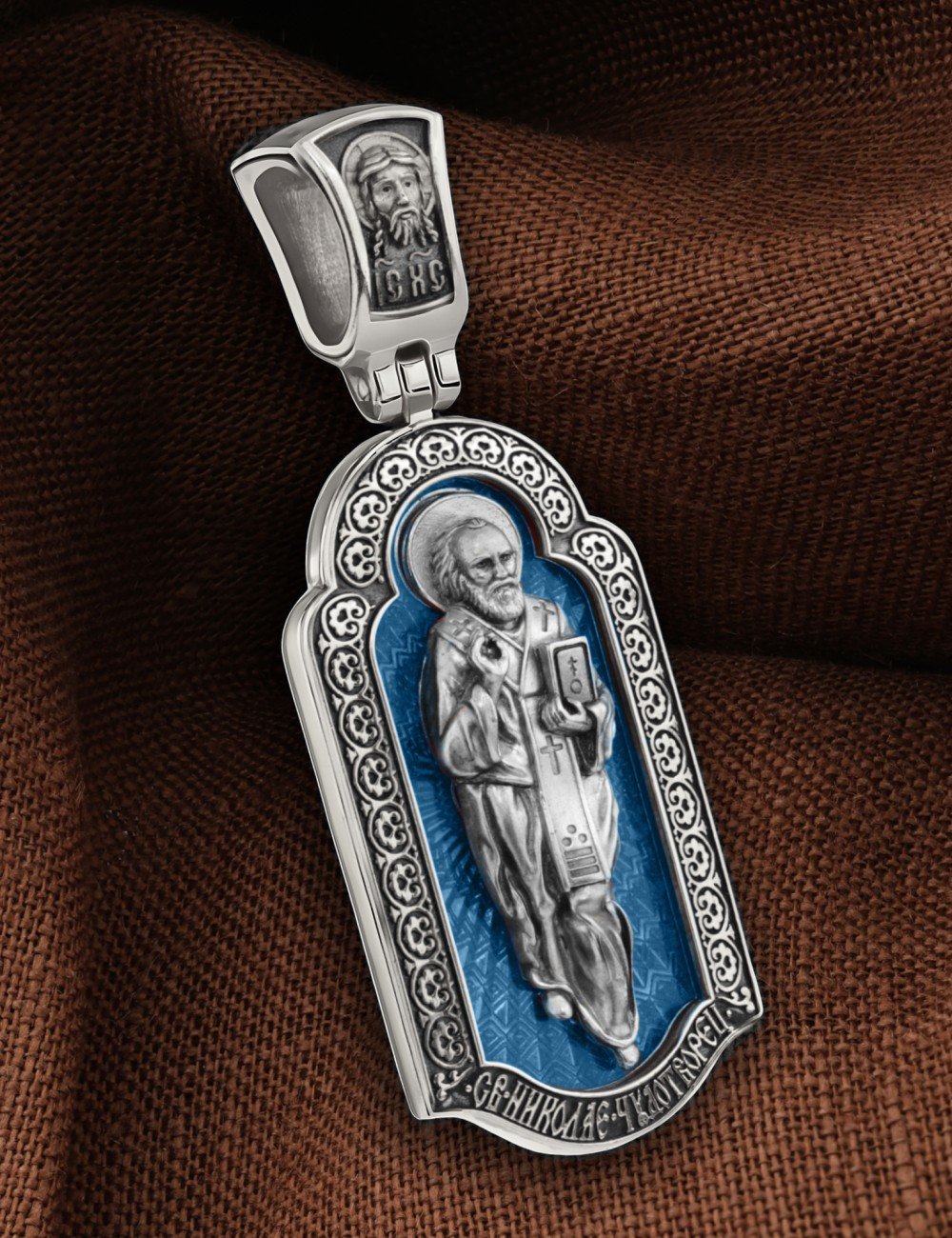 Образок из белого золота c эмалью