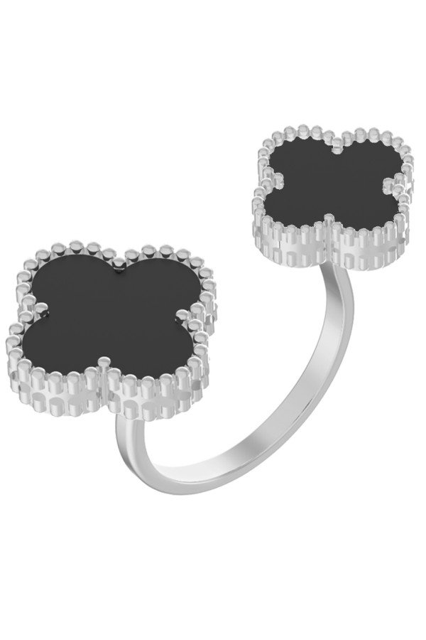 Кольцо из белого золота c ониксом