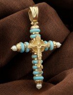 Крест из лимонного золота c жемчугом и бирюзой