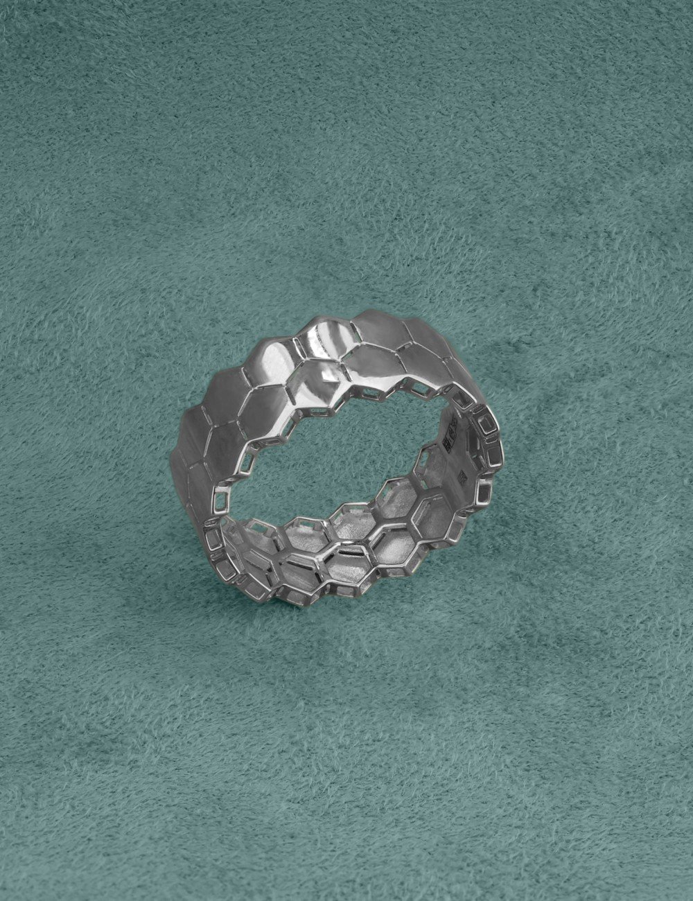 Кольцо из белого золота