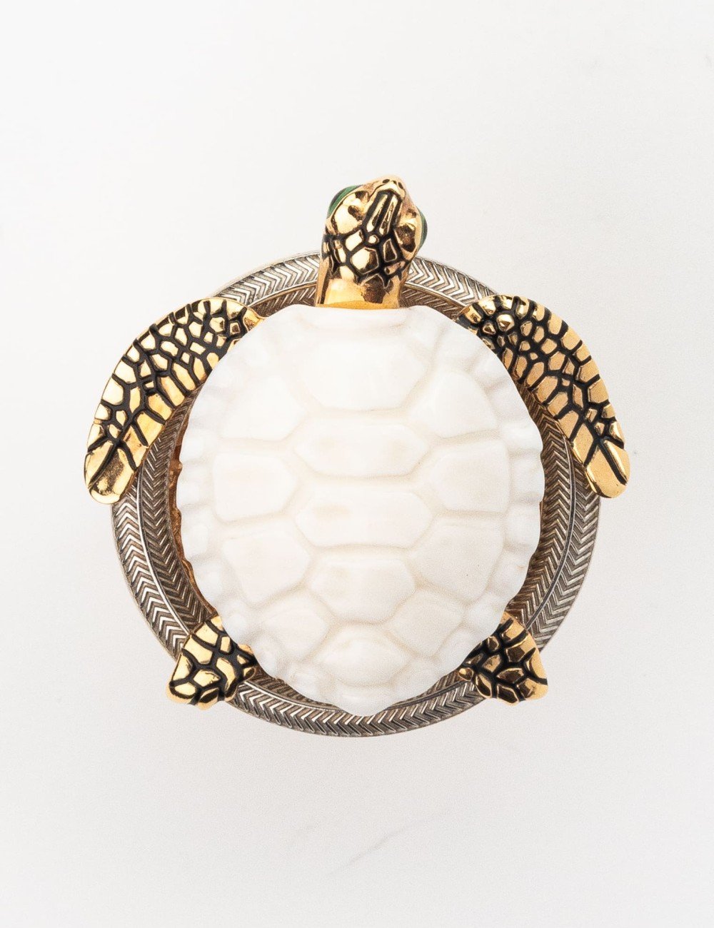 Кольцо из золота c эмалью и бивнем мамонта