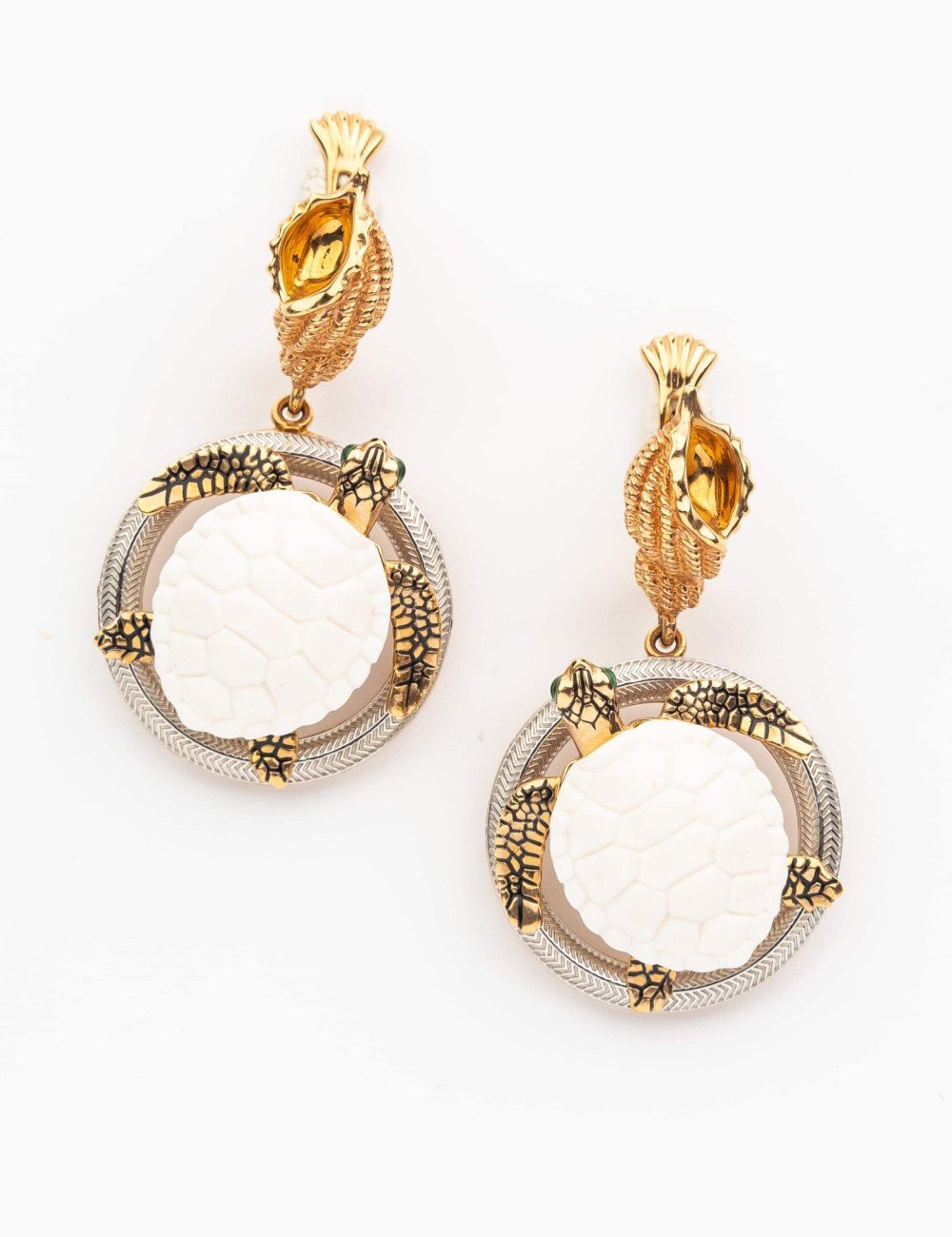 Серьги из золота c эмалью и бивнем мамонта