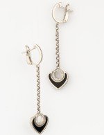 Серьги из белого золота c бриллиантами и ониксом