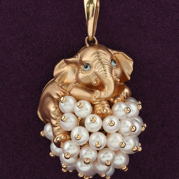 Подвеска из красного золота 585 пробы c эмалью и жемчугом