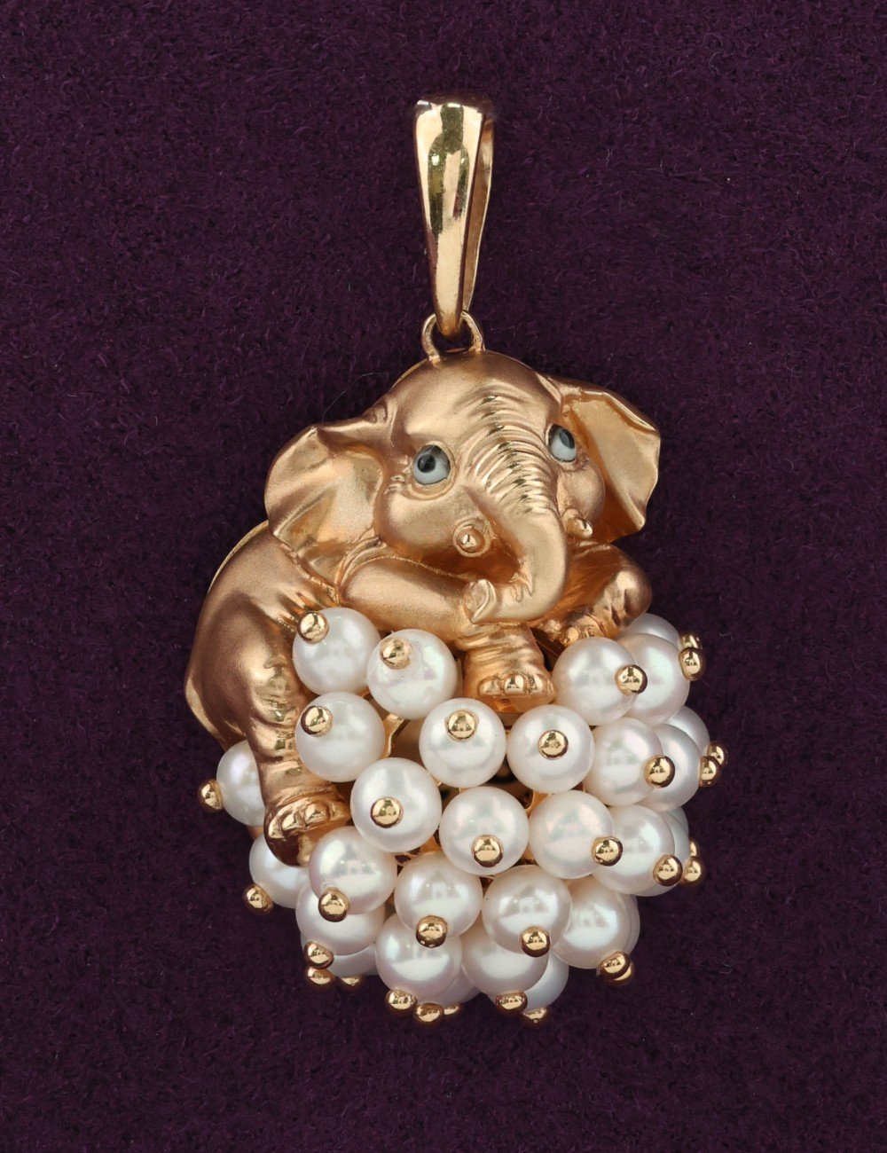 Подвеска из золота c эмалью и жемчугом