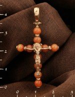 Крест из золота c кораллом