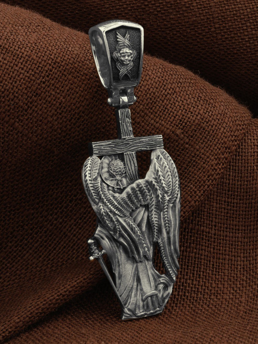 Крест из белого золота