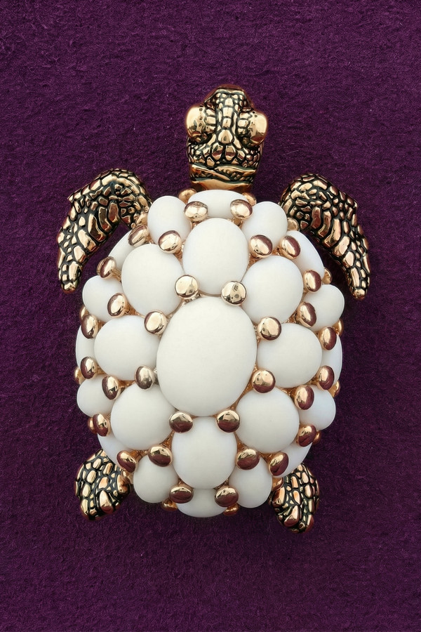 Брошь-подвеска из красного золота 585 пробы c эмалью и бивнем мамонта