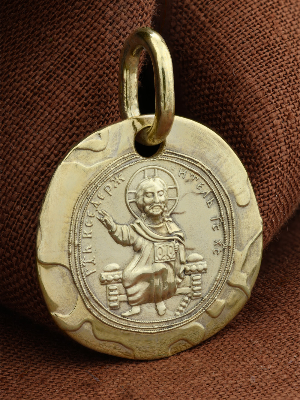 Нательная икона из зелёного золота 585 пробы