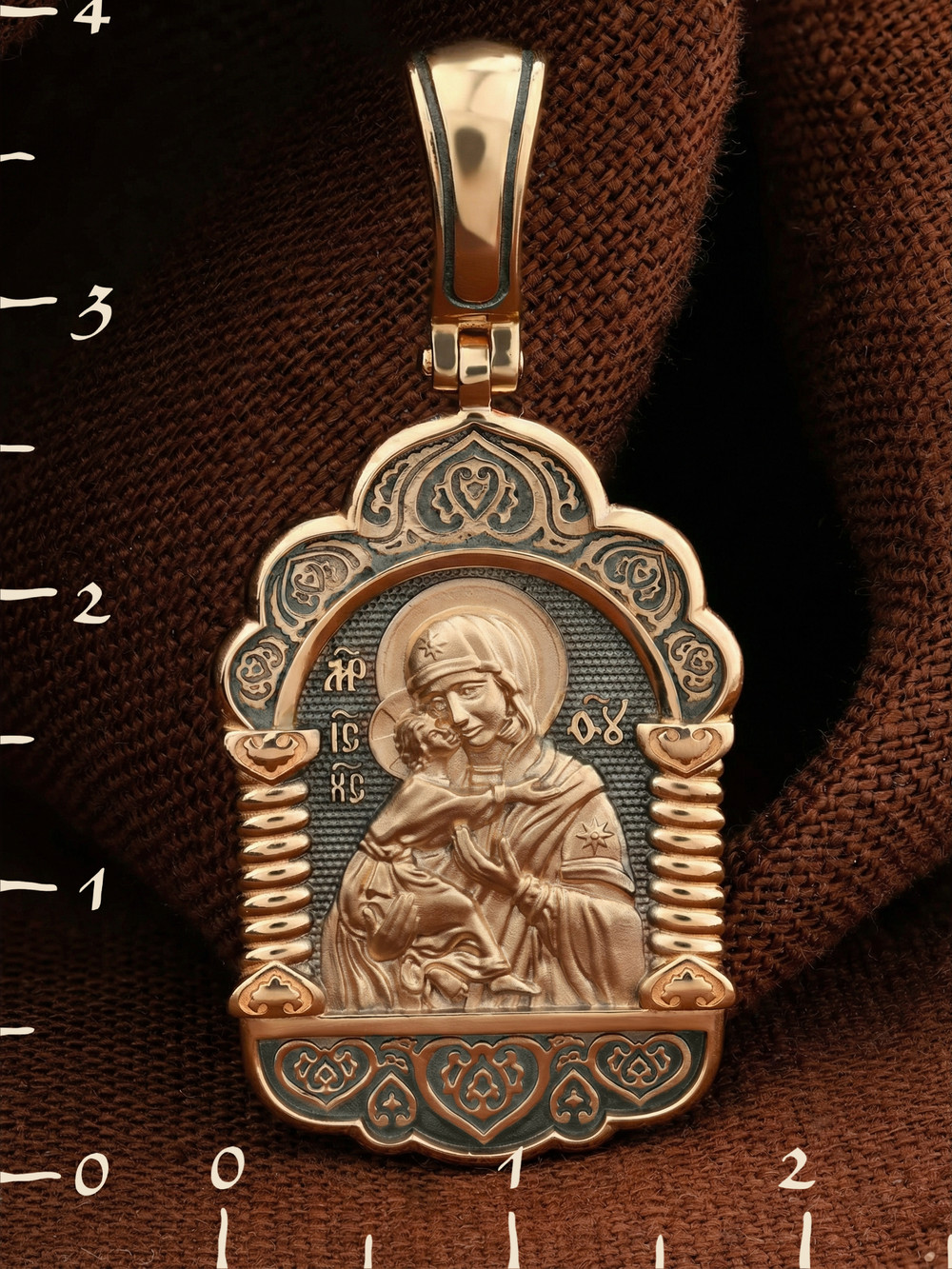 Нательная икона из красного золота 585 пробы