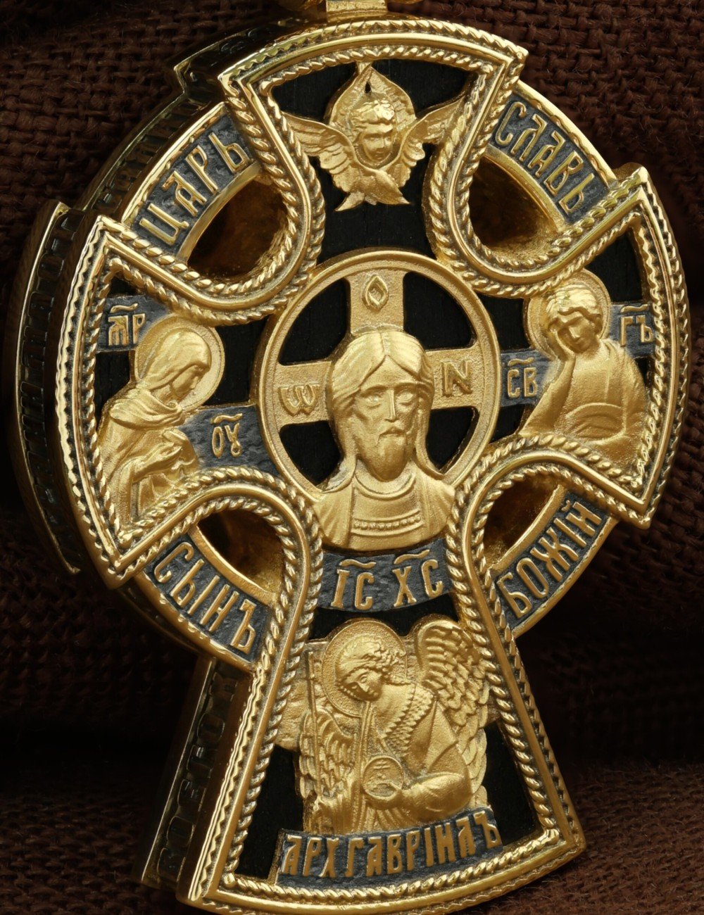 Крест из лимонного золота c эбеновым деревом