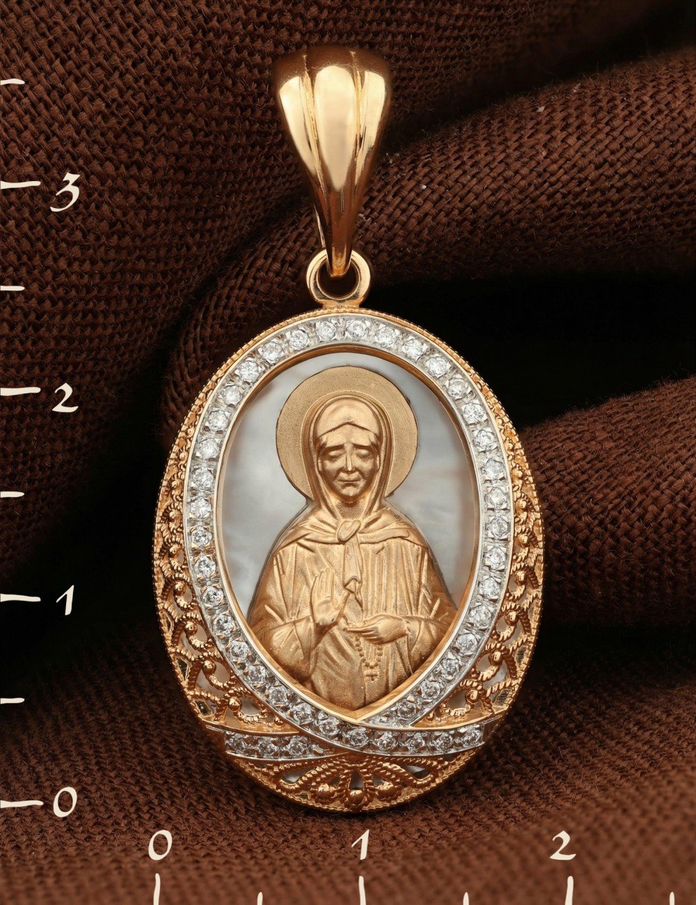 Образок из золота c бриллиантами и перламутром