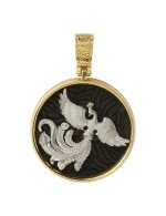 Подвеска из лимонного золота c эбеновым деревом