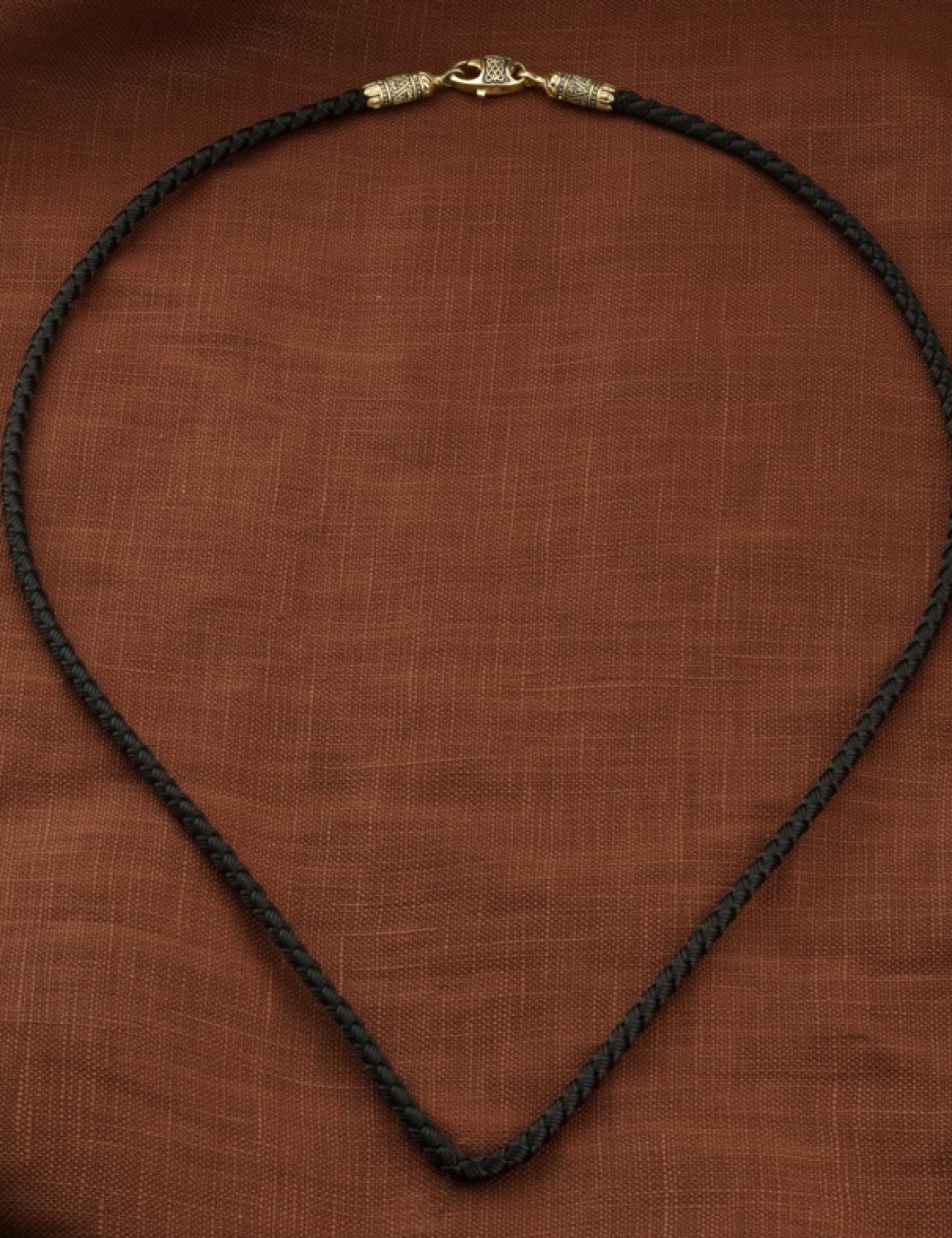 Шнурок шёлковый из лимонного золота c шёлковым шнурком