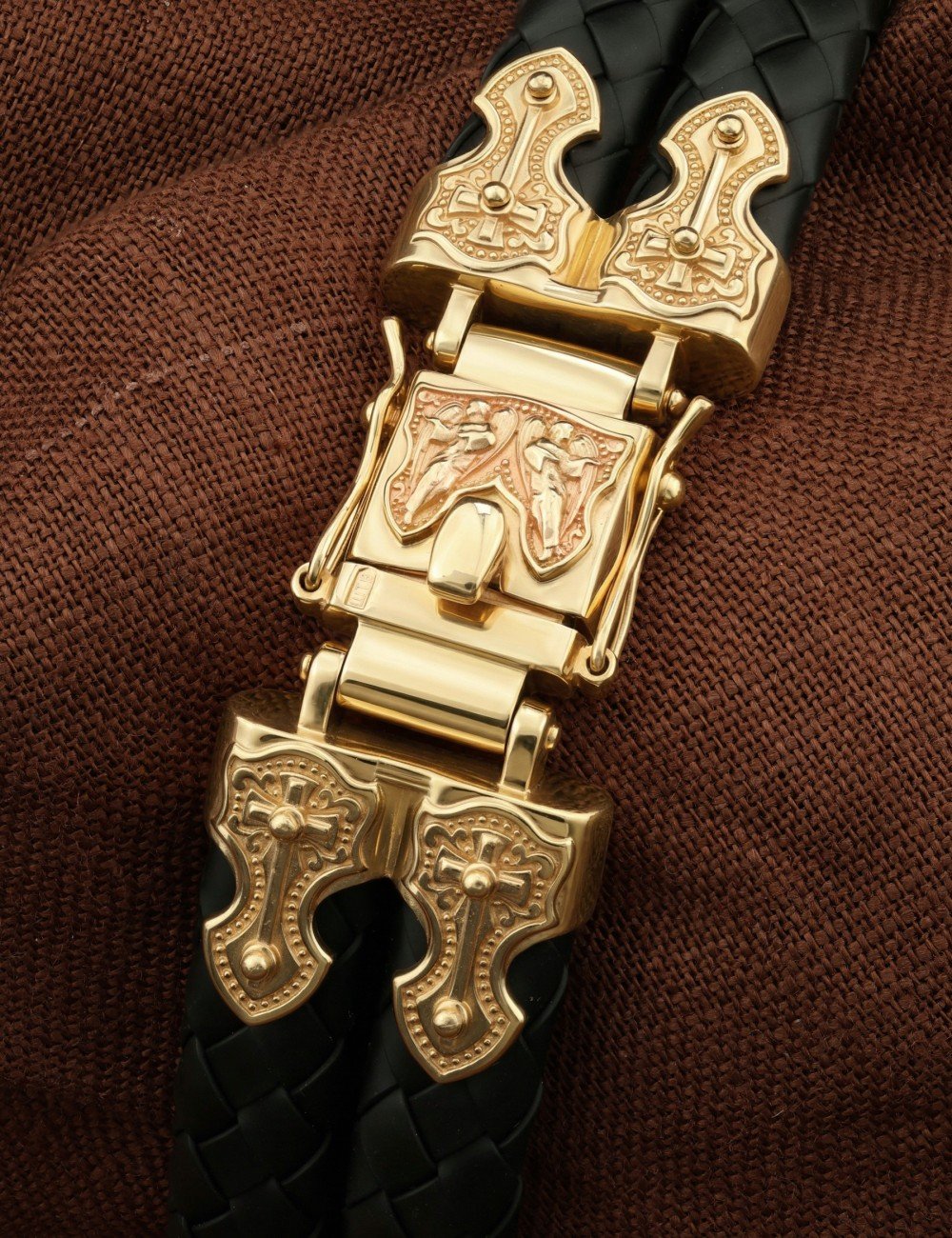 Браслет из лимонного золота c шнурком и ониксом