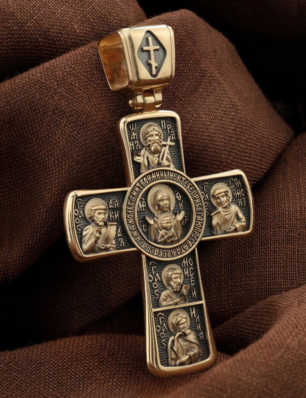 Крест из лимонного золота