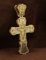 Крест из золота c бивнем мамонта