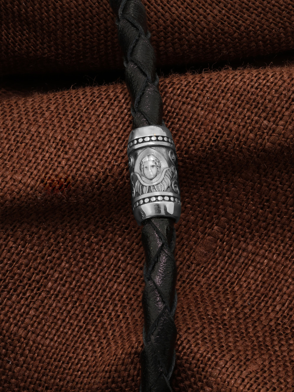 Браслет-шнурок из белого золота 585 пробы c кожаным шнурком