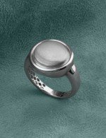 Кольцо из белого золота