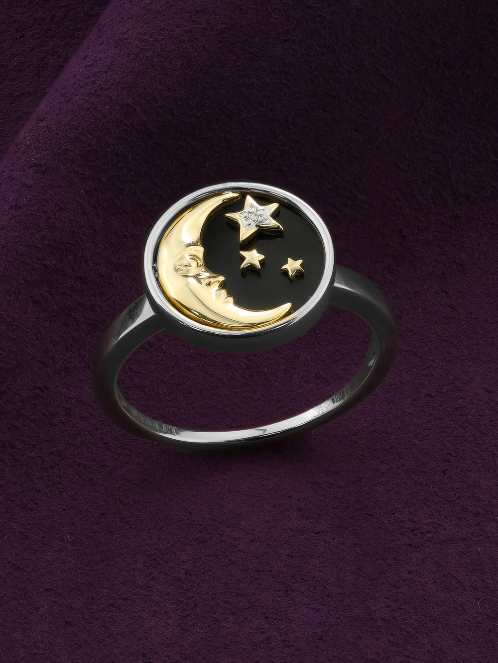 Кольцо из белого золота 585 пробы c бриллиантами и ониксом