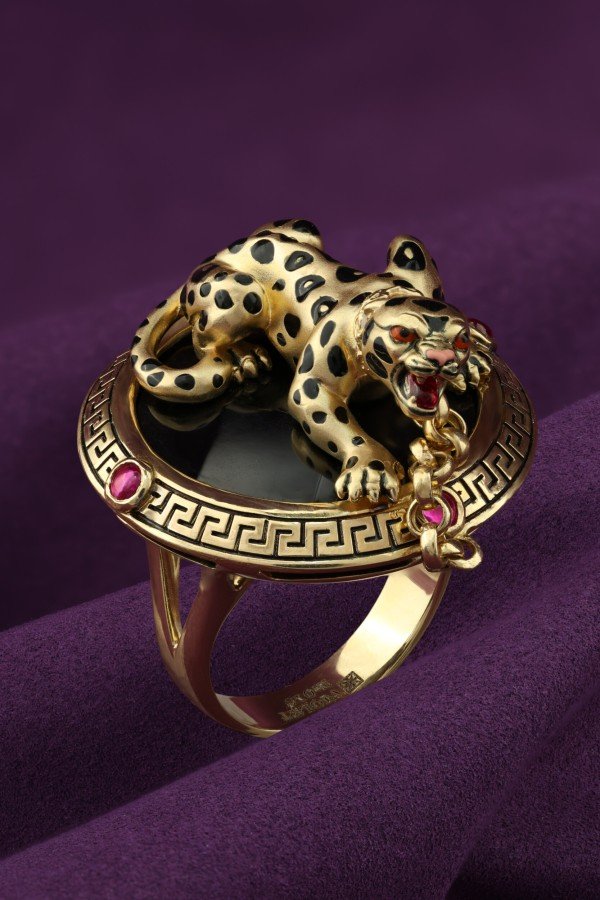 Кольцо из лимонного золота c эмалью, ониксом и рубином