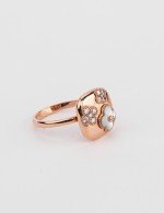 Кольцо из розового золота c бриллиантами и перламутром