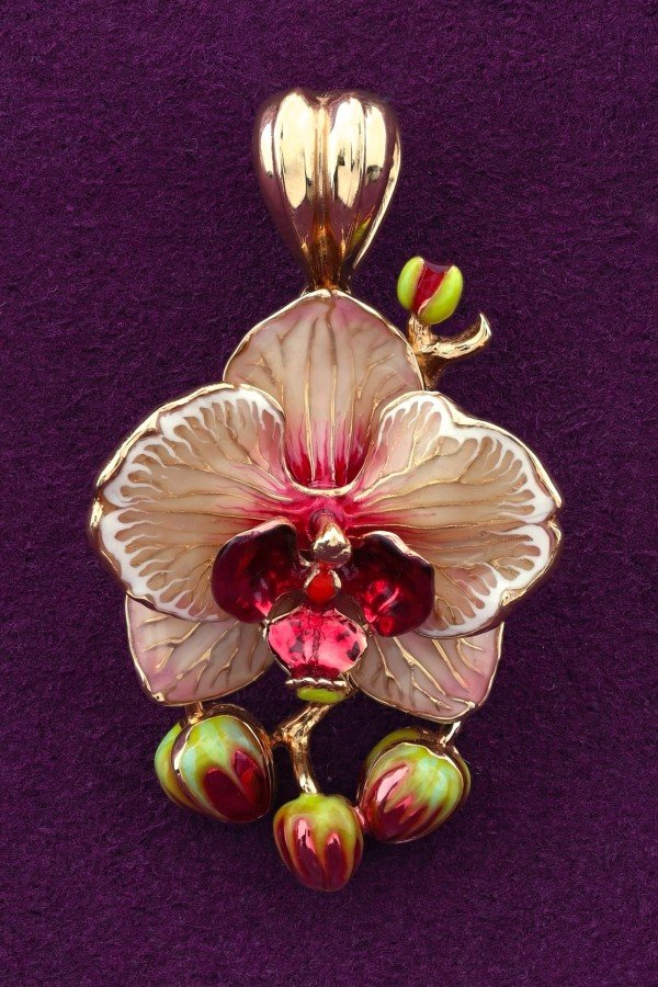 Подвеска из золота c эмалью