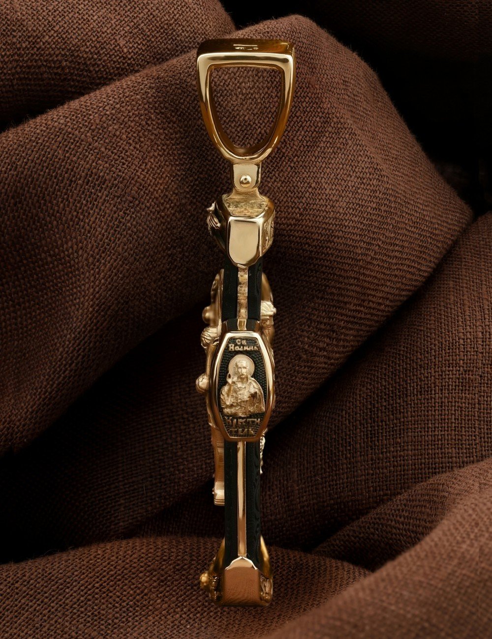 Крест из золота c эбеновым деревом