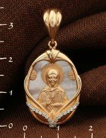 Образок из золота c бриллиантами и перламутром