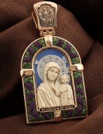 Образок из золота c эмалью и бивнем мамонта