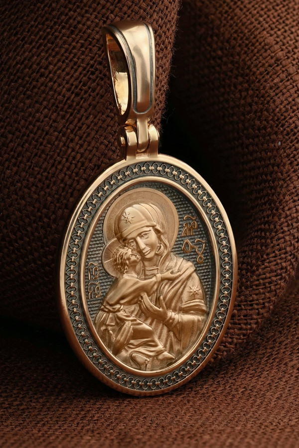 Нательная икона из красного золота 585 пробы